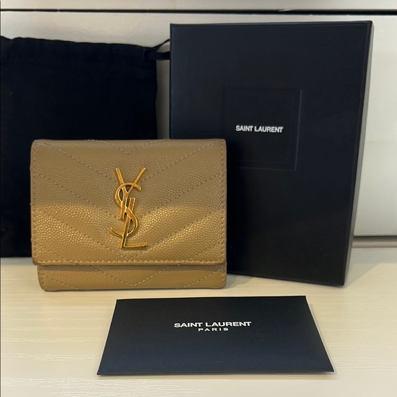 Yves Saint Laurent Handbags - Yves Saint Laurent Tan Leather Key Holder